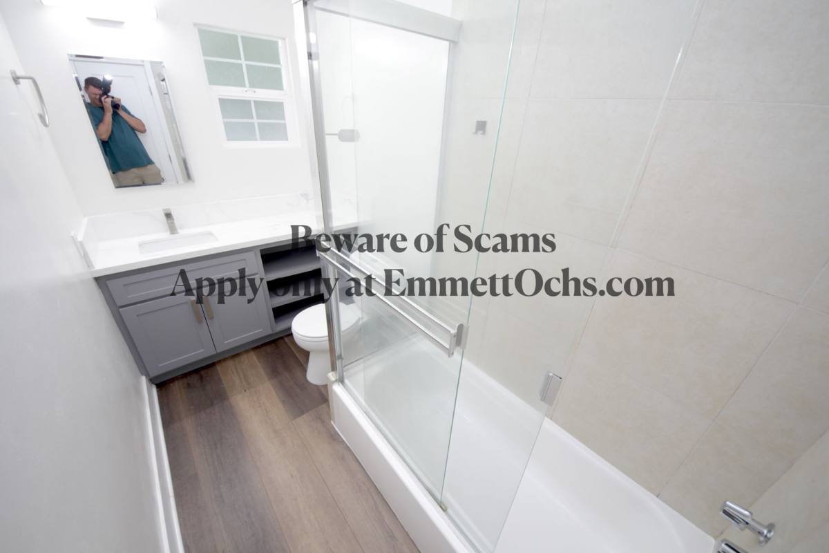 Apartment for rent at 542-568 S Venice Blvd, Venice, CA 90291