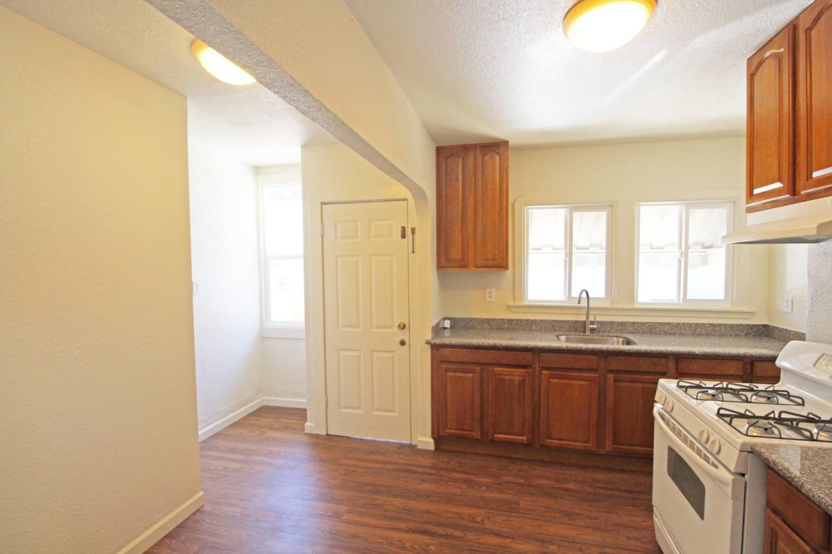 Apartment for rent at 1916 - 1920 Crosby Ave, Oakland, CA 94601