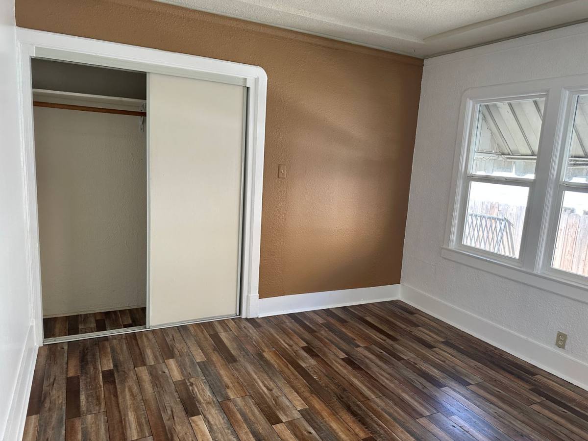 Apartment for rent at 1916 - 1920 Crosby Ave, Oakland, CA 94601
