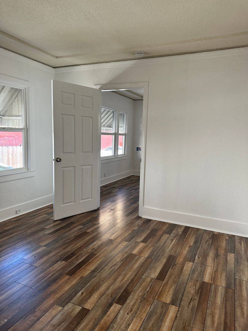 Apartment for rent at 1916 - 1920 Crosby Ave, Oakland, CA 94601