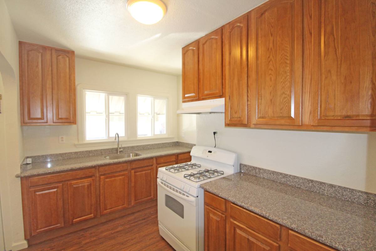 Apartment for rent at 1916 - 1920 Crosby Ave, Oakland, CA 94601
