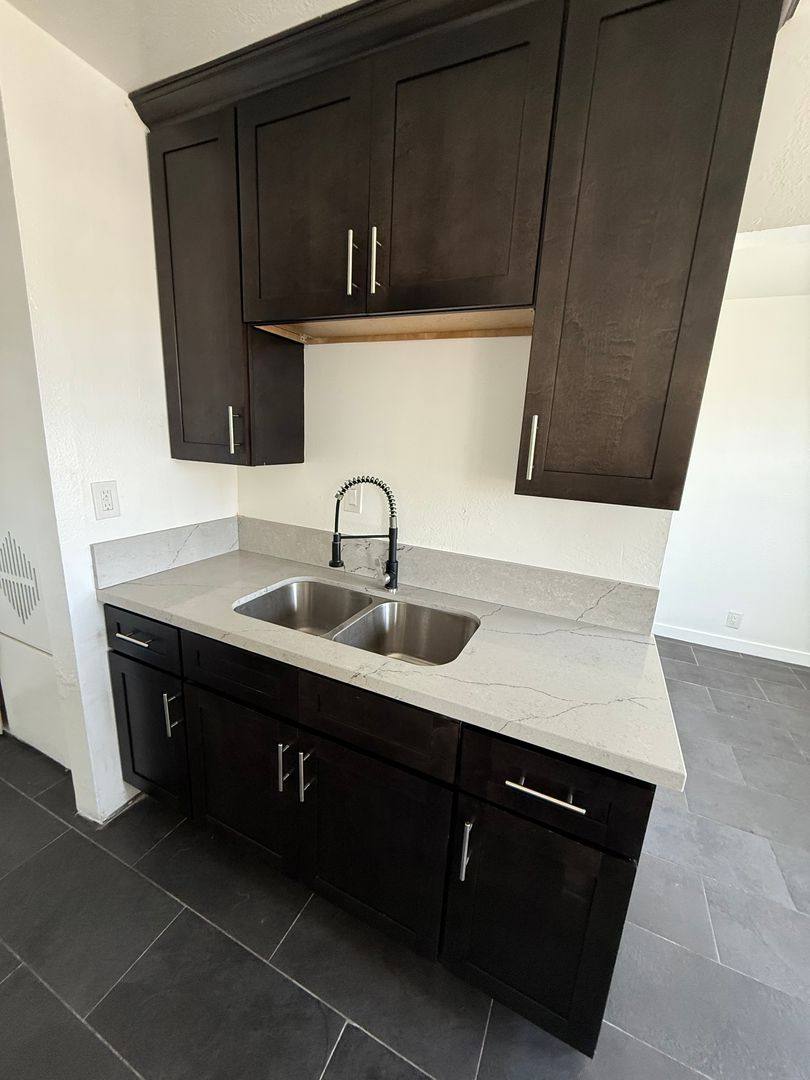 Apartment for rent at 10705 S Figueroa St, Los Angeles, CA 90061