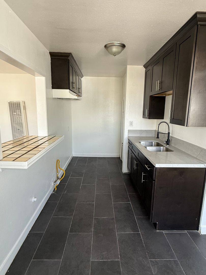 Apartment for rent at 10705 S Figueroa St, Los Angeles, CA 90061