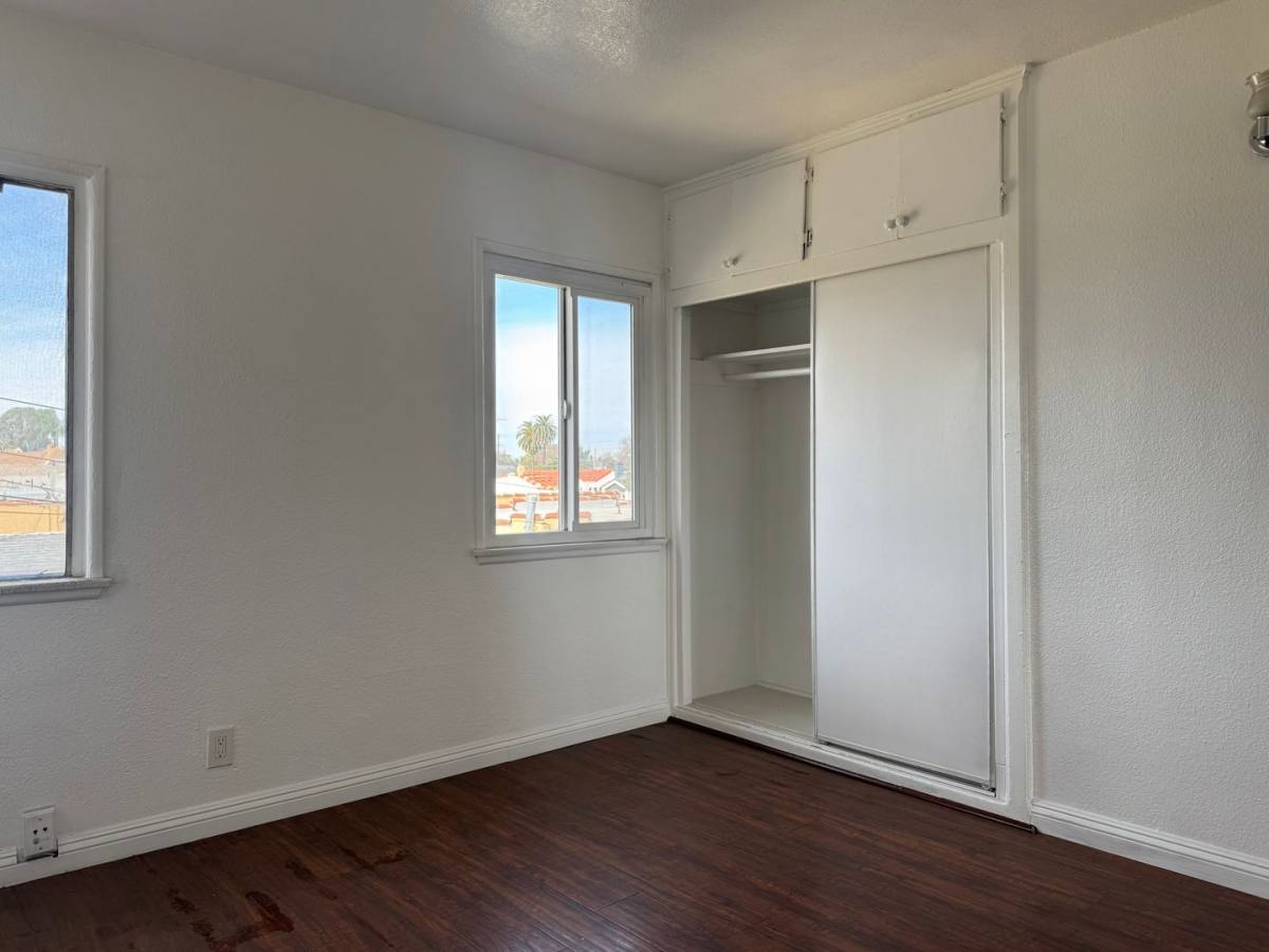 Apartment for rent at 10705 S Figueroa St, Los Angeles, CA 90061