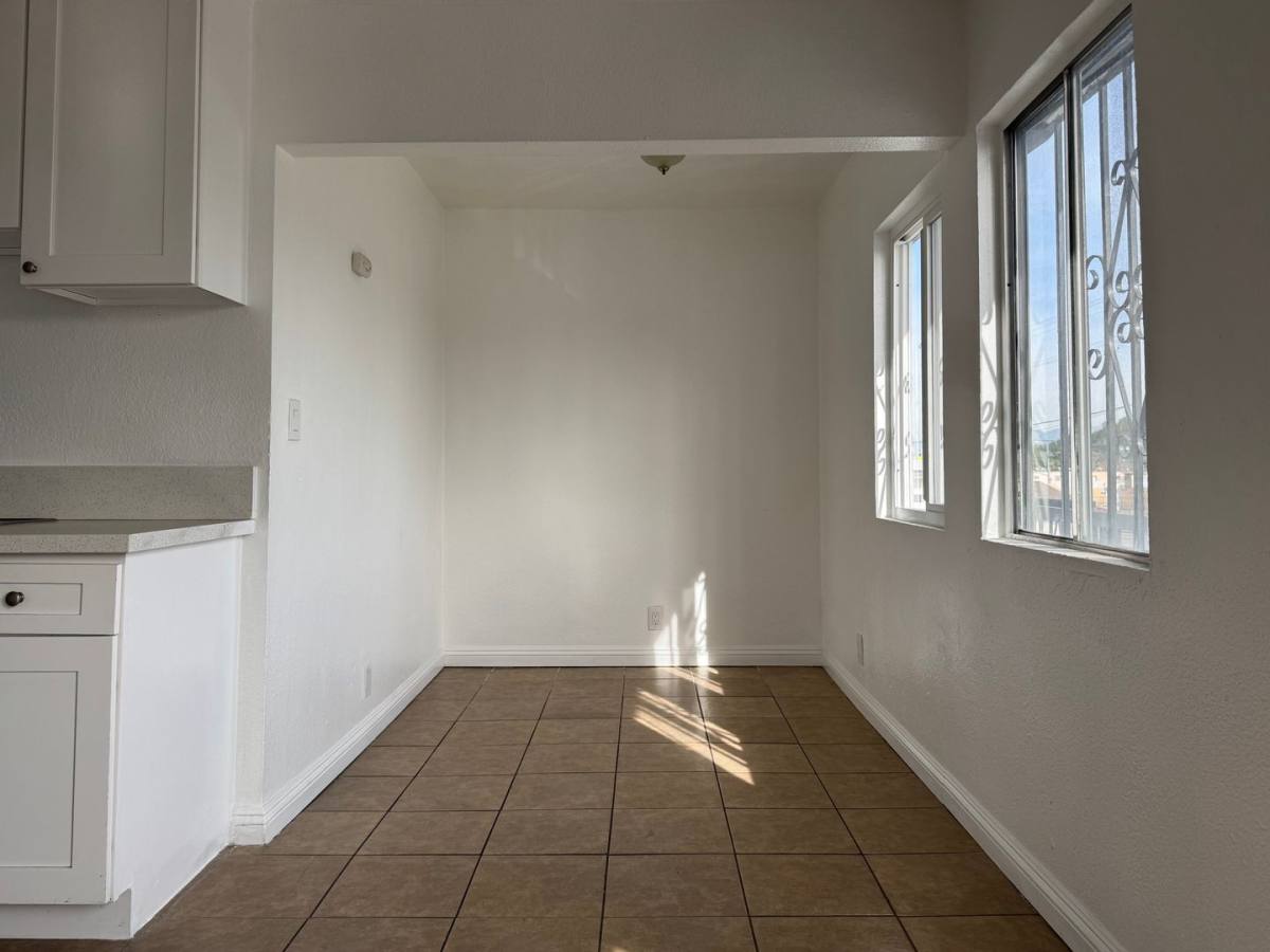 Apartment for rent at 10705 S Figueroa St, Los Angeles, CA 90061