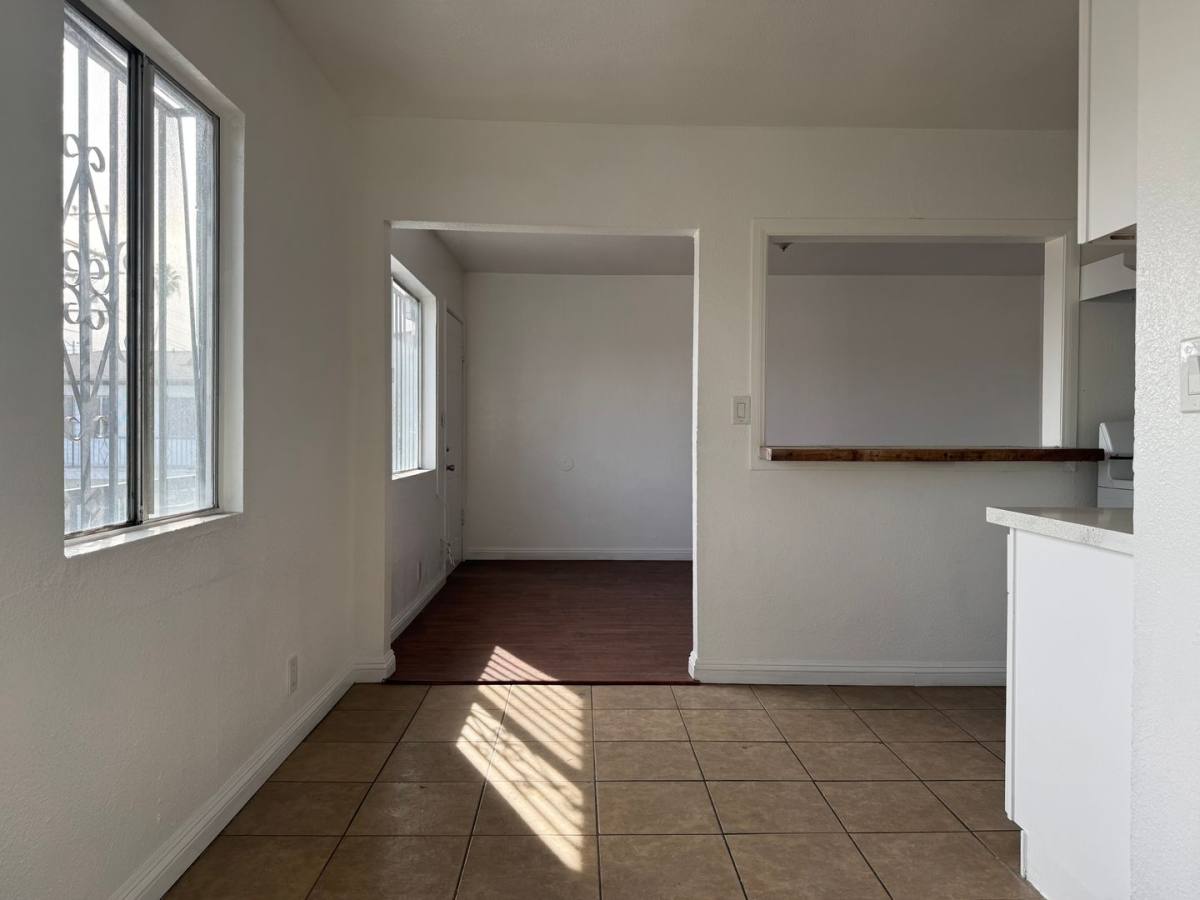 Apartment for rent at 10705 S Figueroa St, Los Angeles, CA 90061