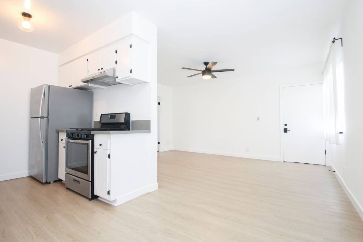 Apartment for rent at 4378 W 138th St, Hawthorne, CA 90250