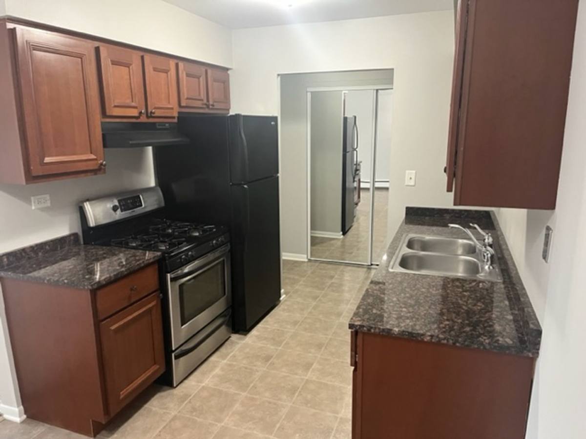 Apartment for rent at 1007 Front St, Lisle, IL 60532