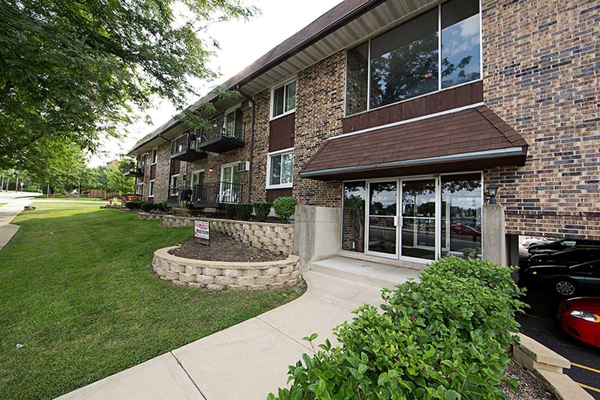 Apartment for rent at 1007 Front St, Lisle, IL 60532