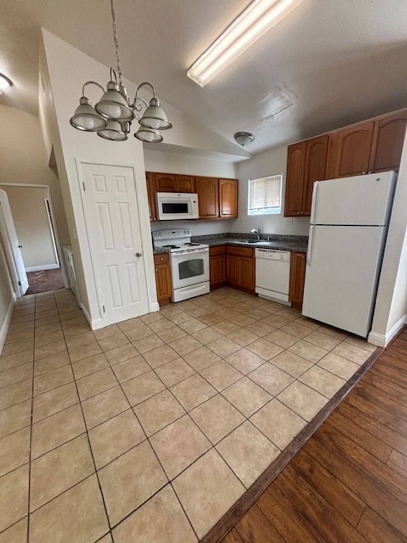 Apartment for rent at 8290 Macarthur Blvd, Oakland, CA 94605
