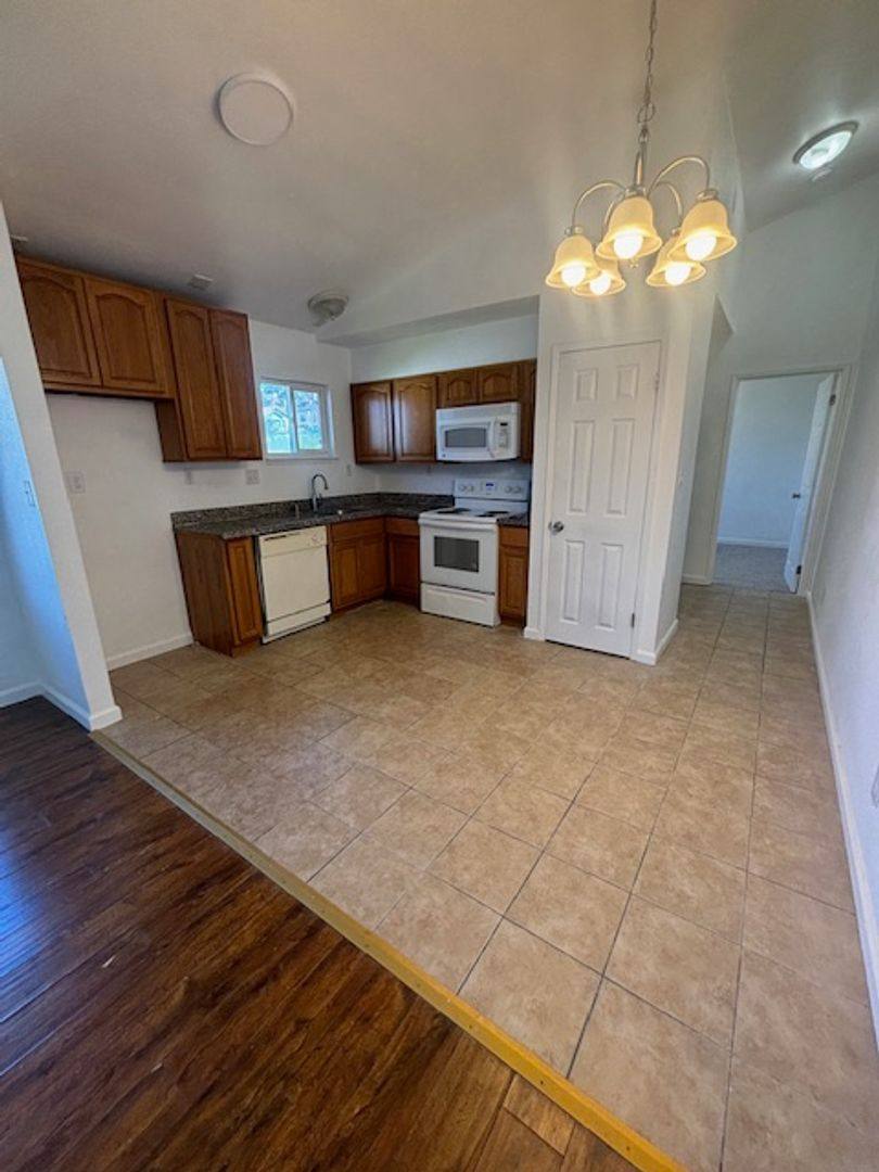 Apartment for rent at 8290 Macarthur Blvd, Oakland, CA 94605