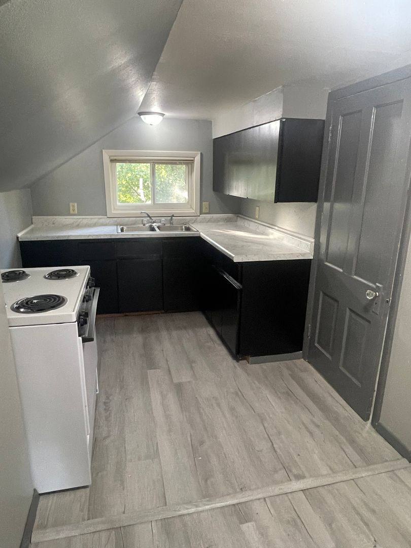 Apartment for rent at 600 Lincoln, Oshkosh, WI 54901