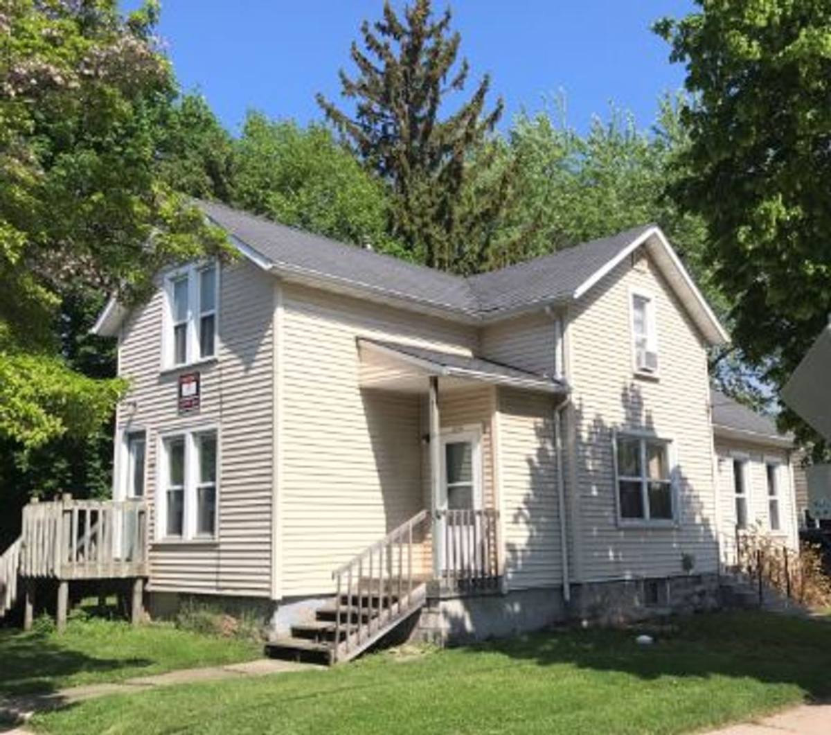 Apartment for rent at 600 Lincoln, Oshkosh, WI 54901