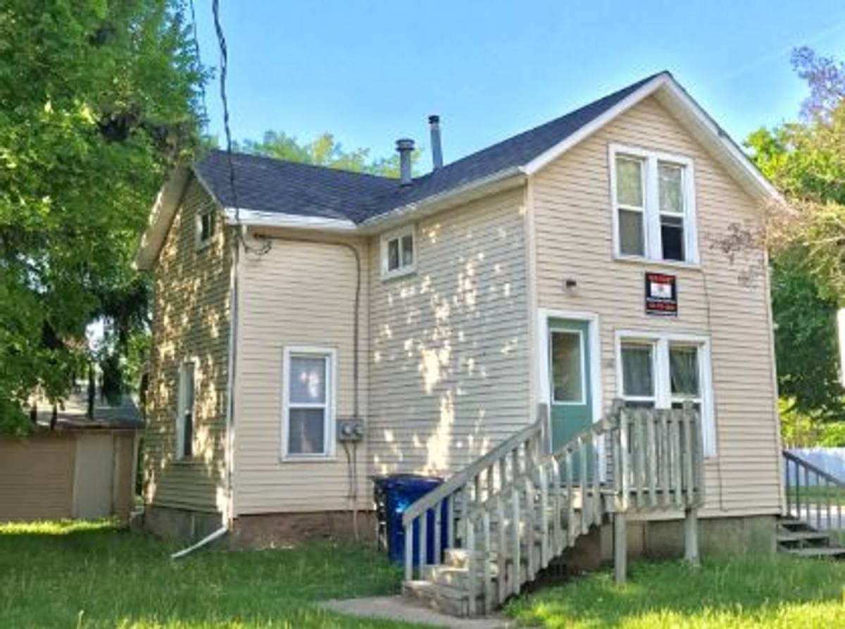 Apartment for rent at 600 Lincoln, Oshkosh, WI 54901