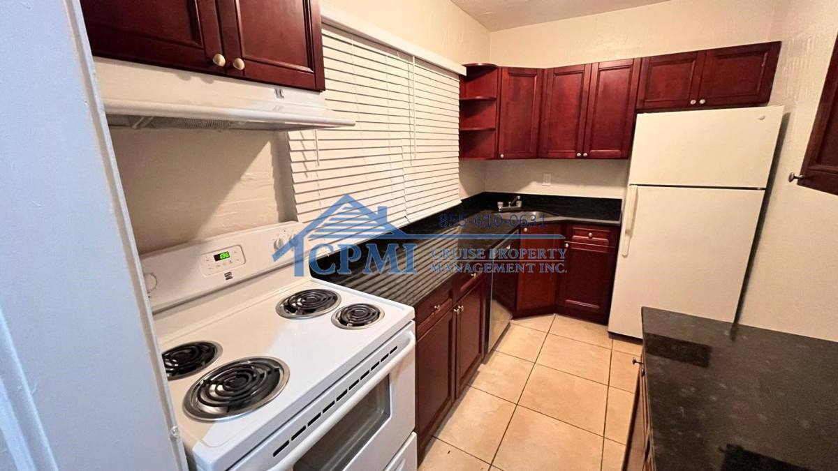 Apartment for rent at 1852 - 1856 Washington St, Hollywood, FL 33020