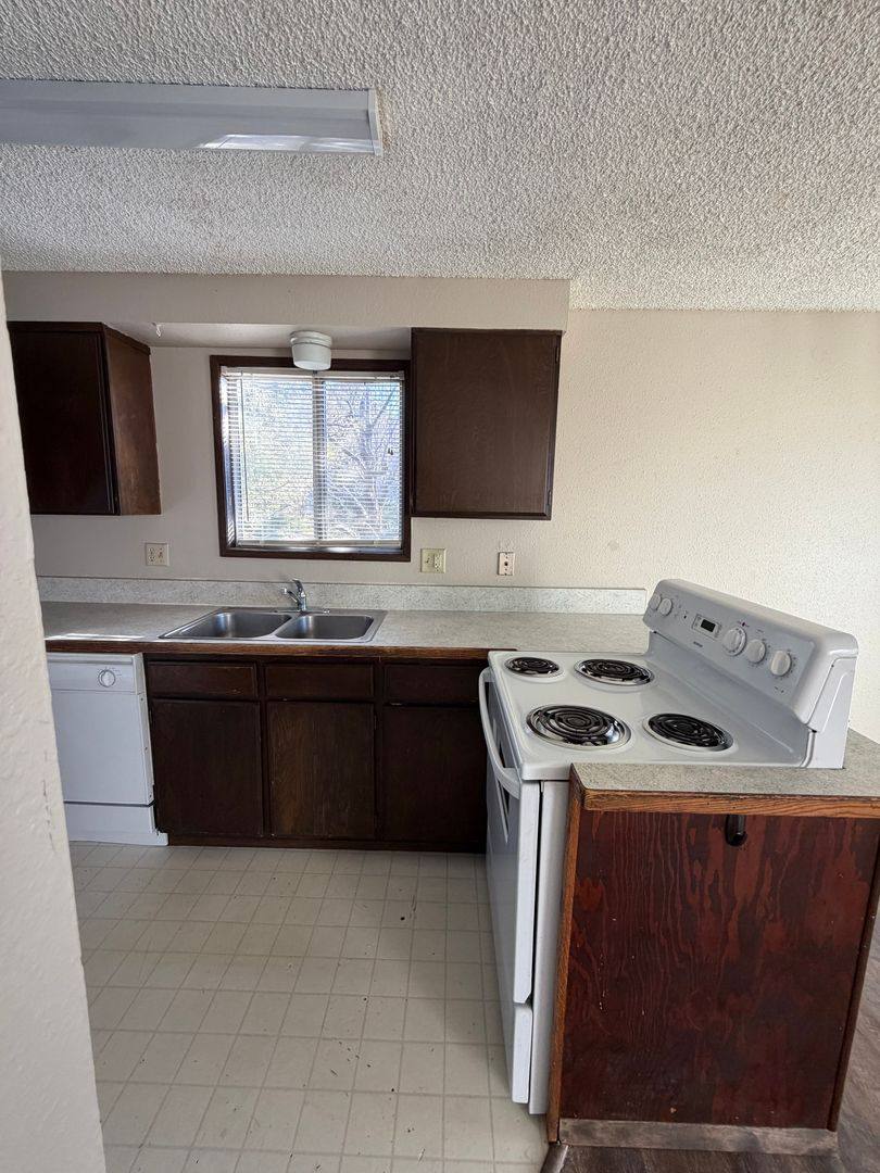 Apartment for rent at 1847 Dawn Court, Klamath Falls, OR 97603