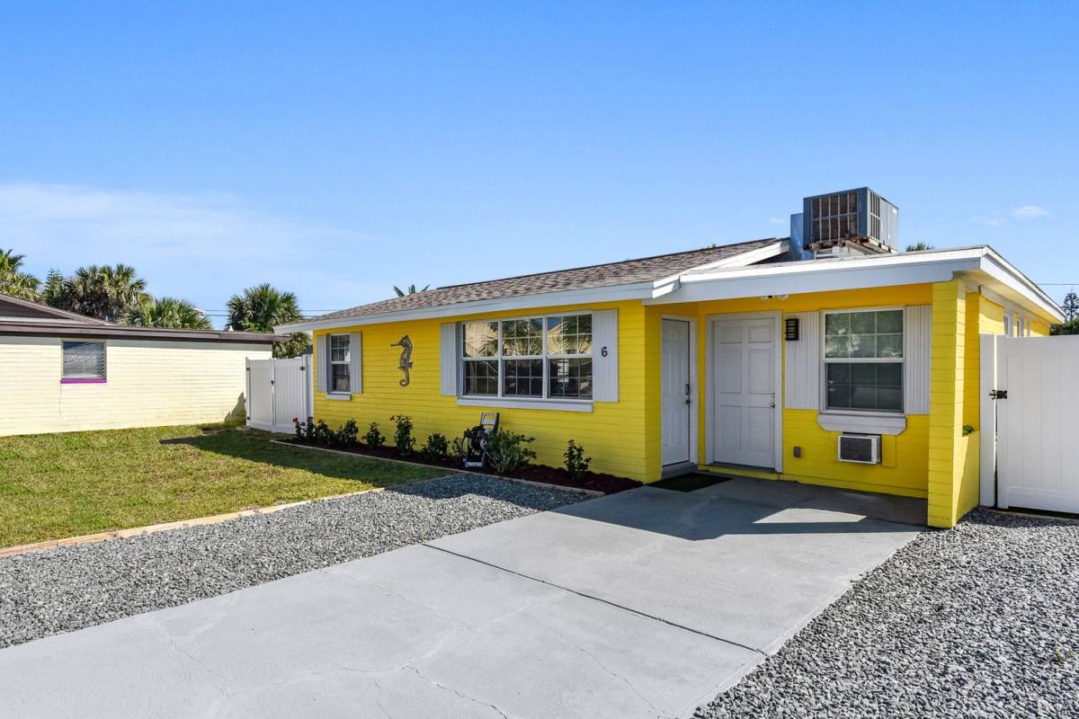 Apartment for rent at 6 Palmetto Dr, Ormond Beach, FL 32176