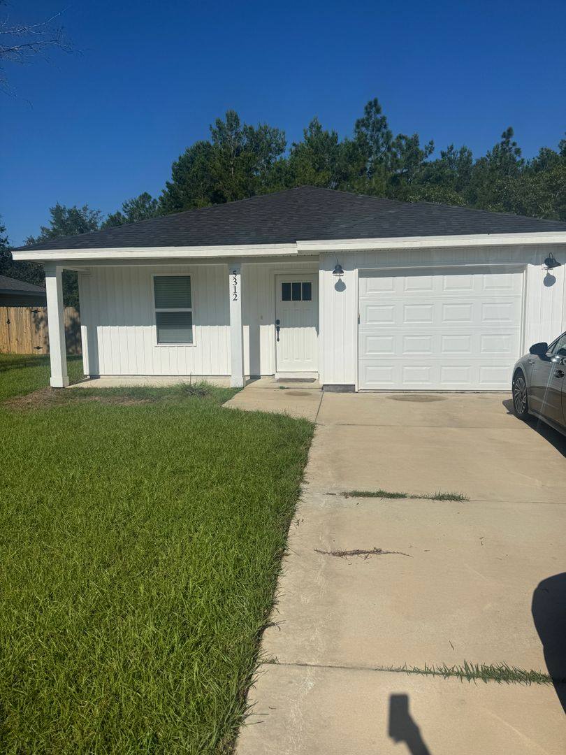 House for rent at 5312 Kervin Rd, Crestview, FL 32539