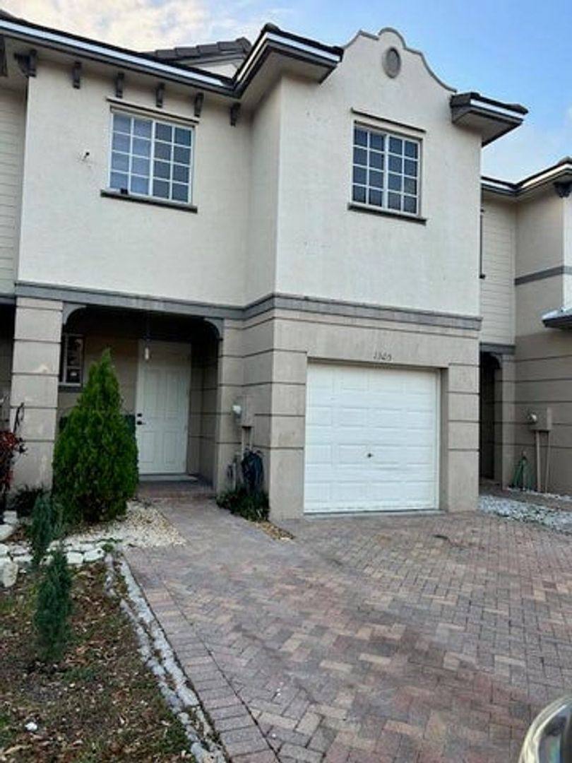 House for rent at 1305 Lucaya Dr, West Palm Beach, FL 33404