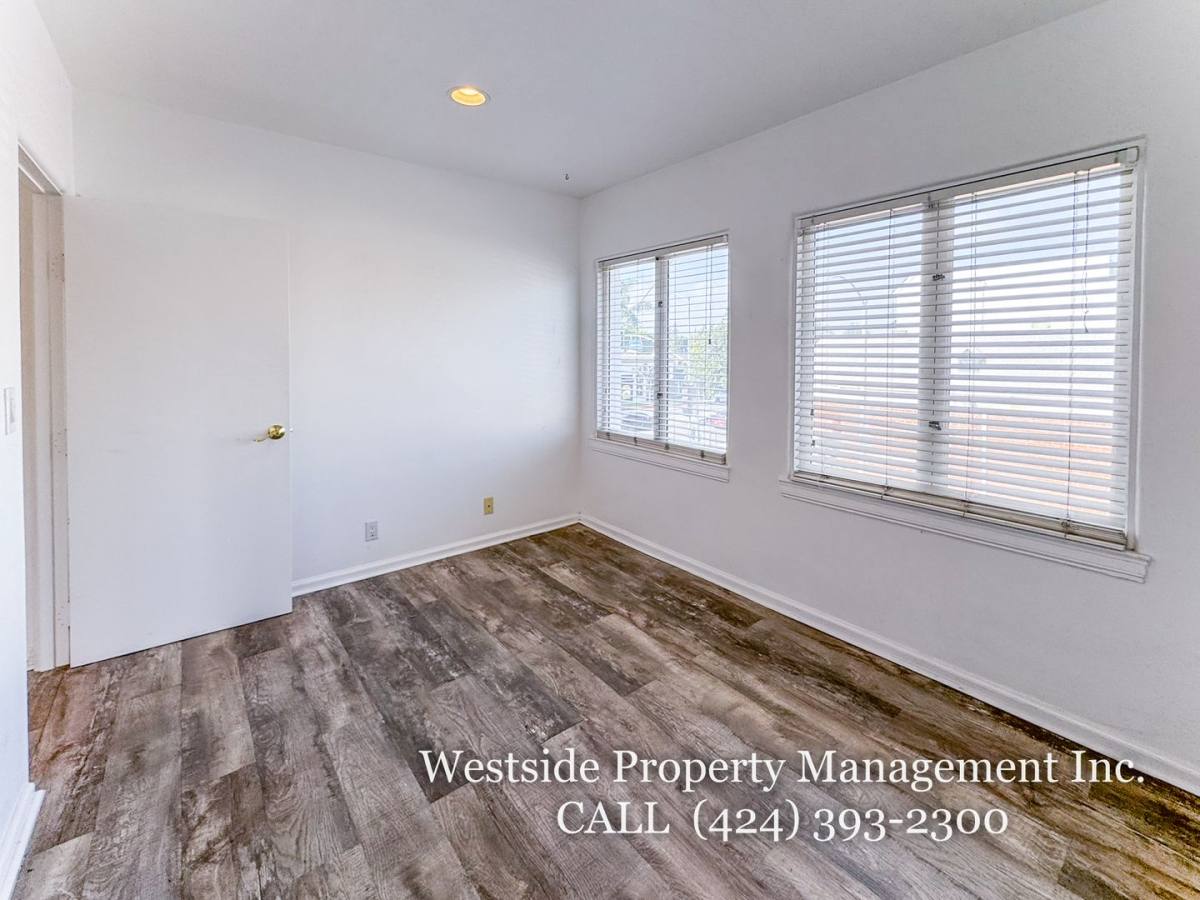 House for rent at 7381 Beverly Blvd, Los Angeles, CA 90036