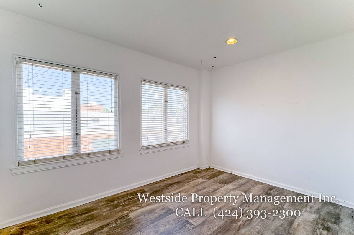 House for rent at 7381 Beverly Blvd, Los Angeles, CA 90036