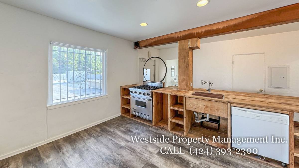 House for rent at 7381 Beverly Blvd, Los Angeles, CA 90036