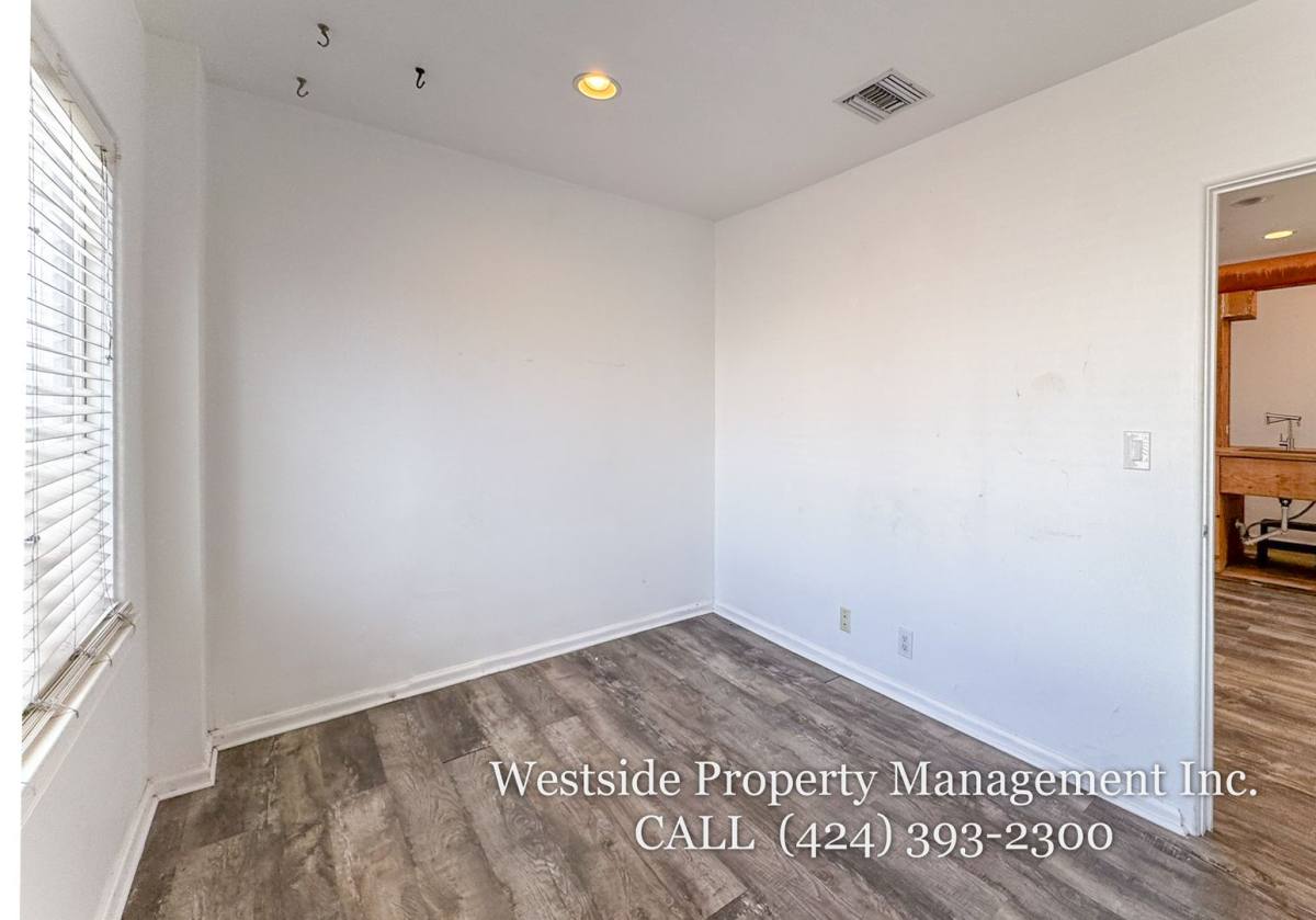 House for rent at 7381 Beverly Blvd, Los Angeles, CA 90036