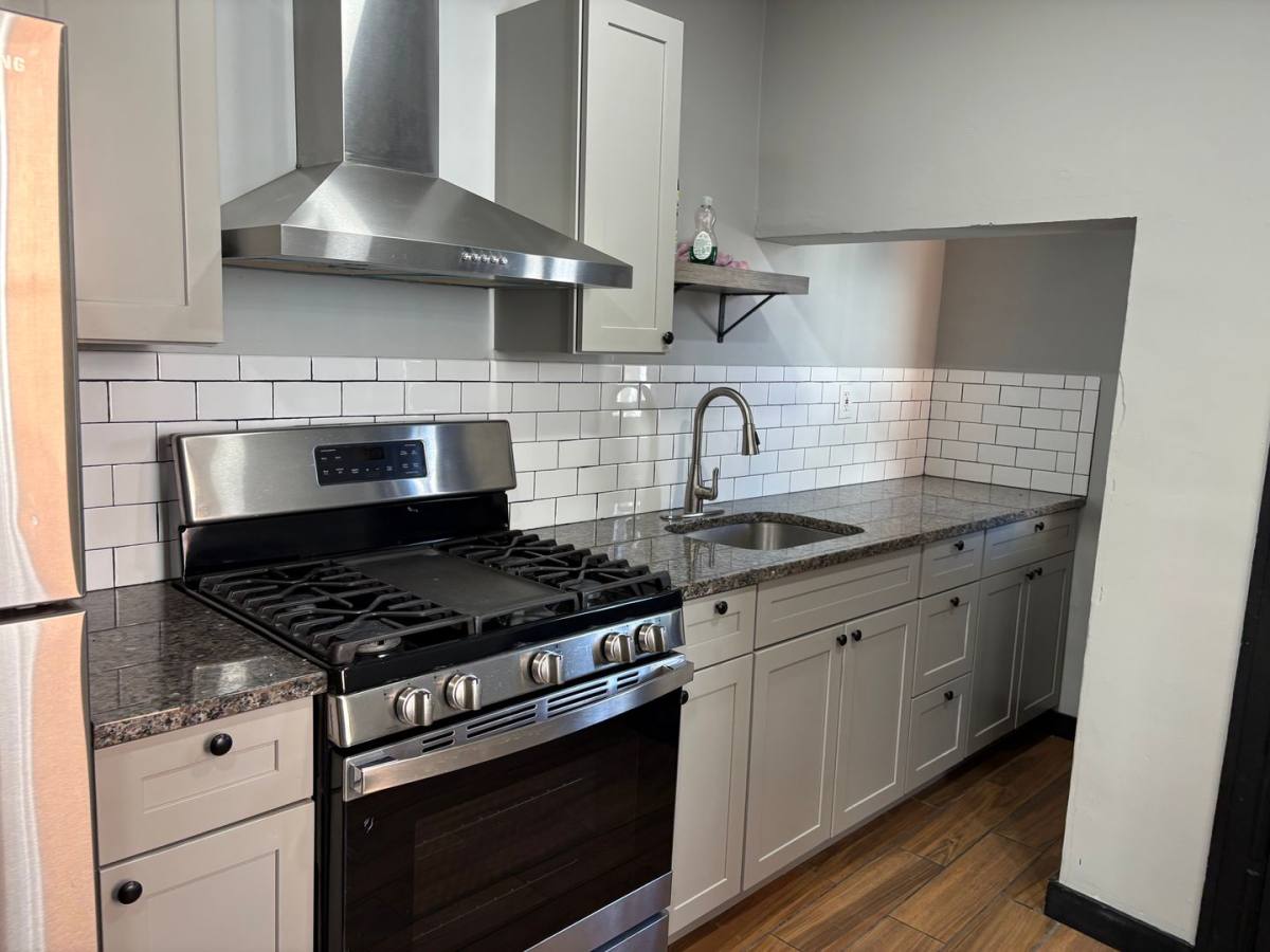 House for rent at 948 W Maple St, Allentown, PA 18102