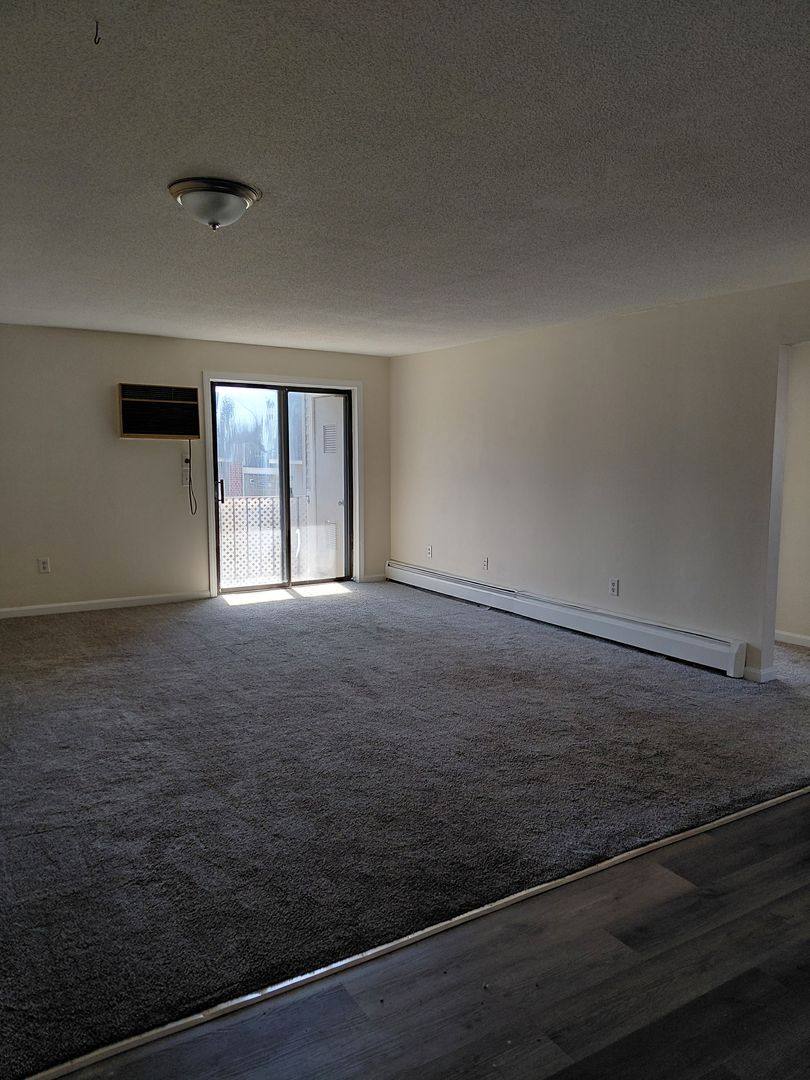 Apartment for rent at 4 Knightsbridge Dr, Nashua, NH 03063