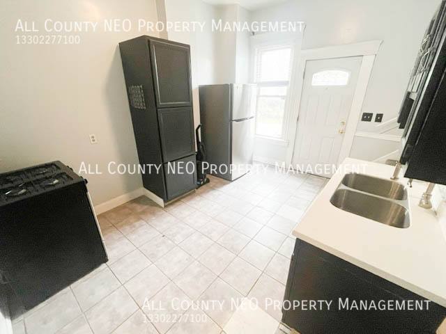 Apartment for rent at 1852 W 45th St #REAR, Cleveland, OH 44102