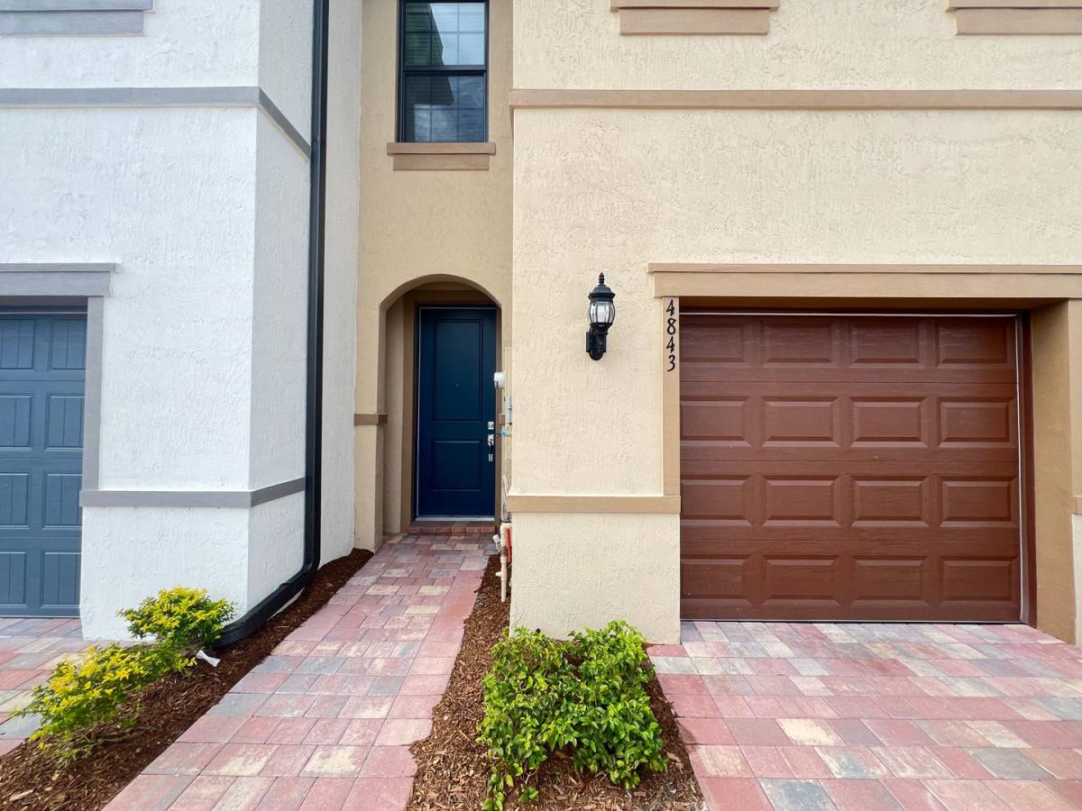Townhouse for rent at 4843 Indio Trail, Lake Worth, FL 33467