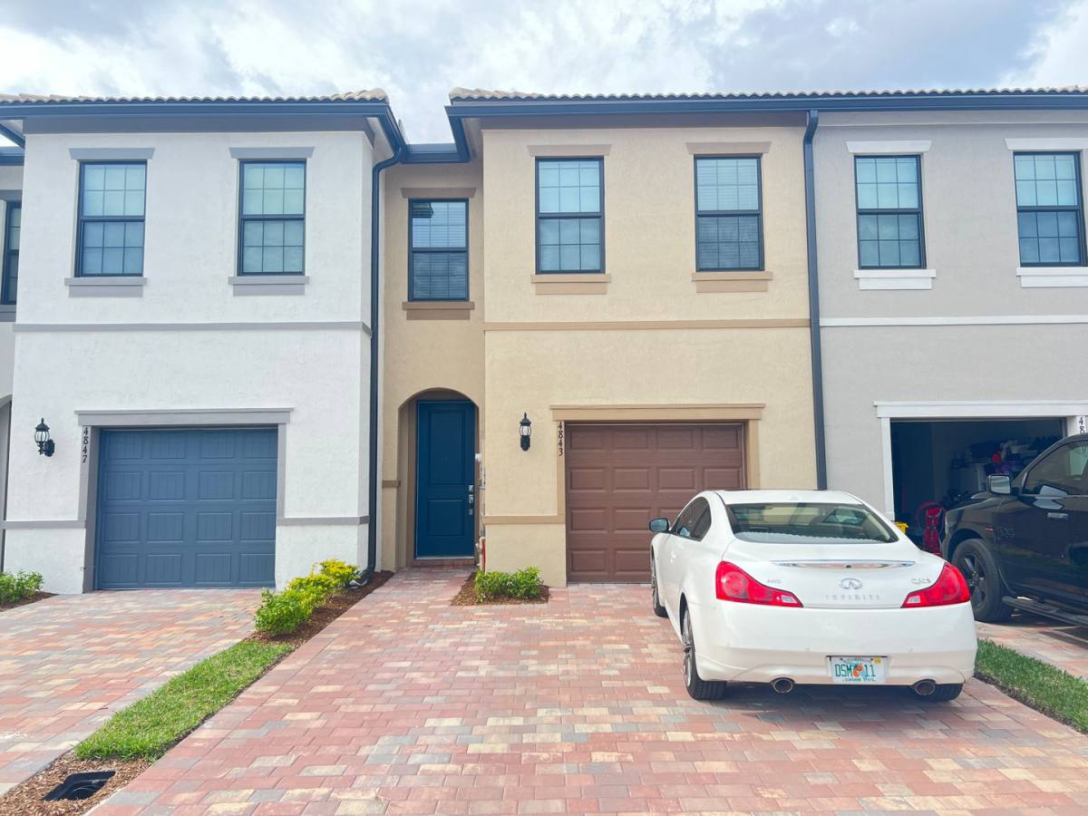 Townhouse for rent at 4843 Indio Trail, Lake Worth, FL 33467