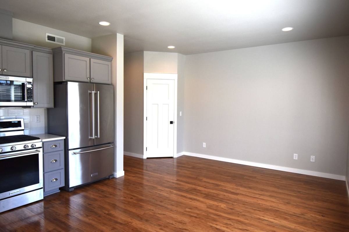 Apartment for rent at 556-558 Harrison St, Lebanon, OR 97355