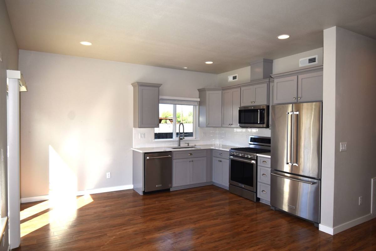 Apartment for rent at 556-558 Harrison St, Lebanon, OR 97355