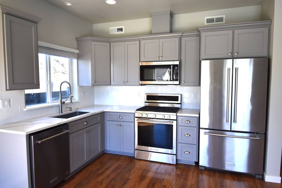 Apartment for rent at 556-558 Harrison St, Lebanon, OR 97355