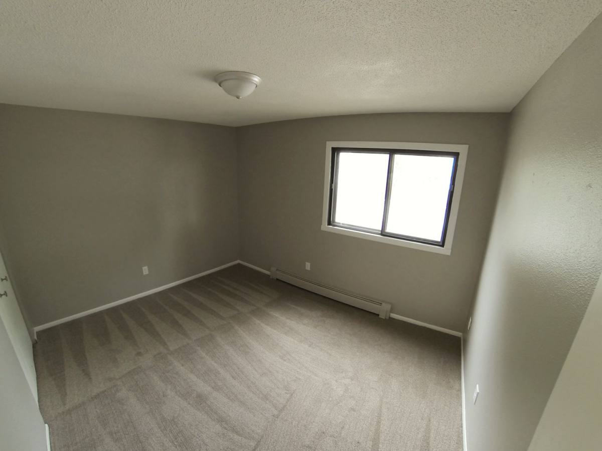 Apartment for rent at 1720 5th Ave NE, East Grand Forks, MN 56721