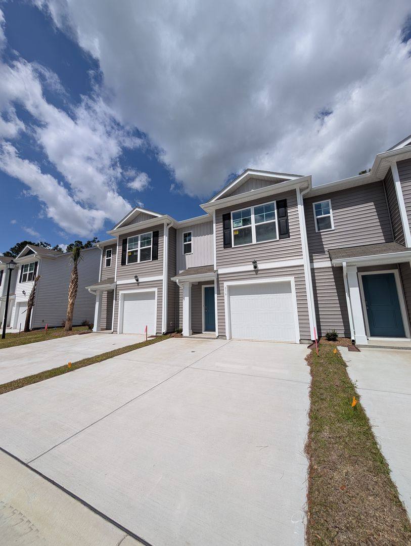 Townhouse for rent at 616 Golden Resin Rd, Conway, SC 29526