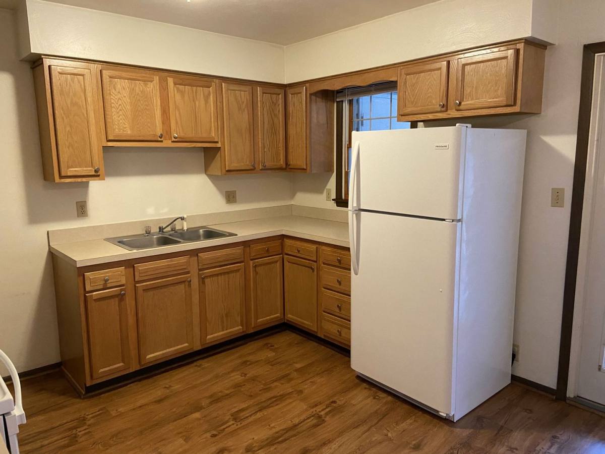 Apartment for rent at 1001 Walnut Ave, Uniontown, PA 15401