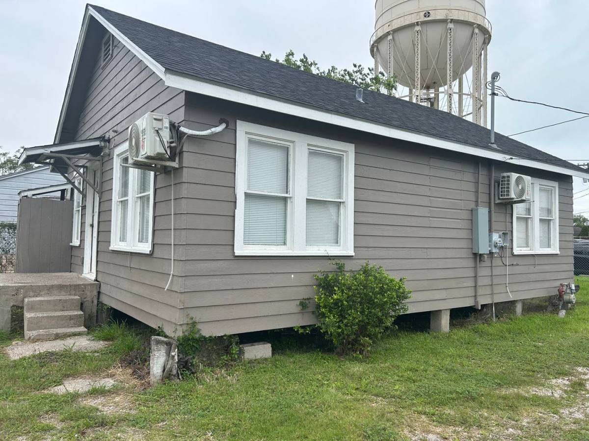 House for rent at 1433 12th St, Corpus Christi, TX 78404