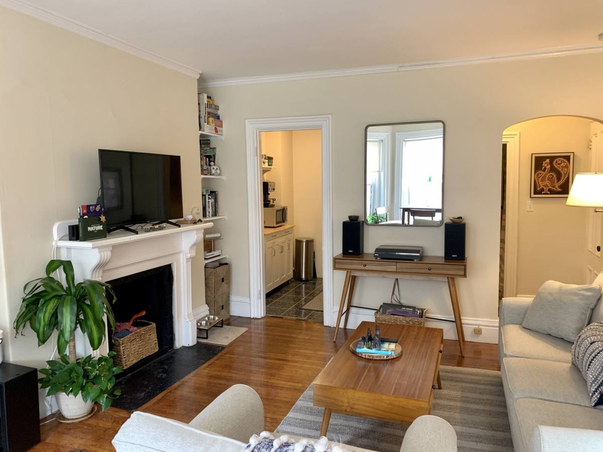 Apartment for rent at 217 Newbury St #3, Boston, MA 02116