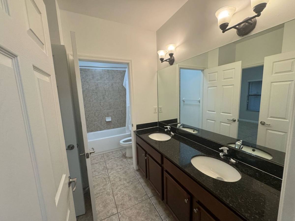 Apartment for rent at 1035 NE 10th Ave, Fort Lauderdale, FL 33304