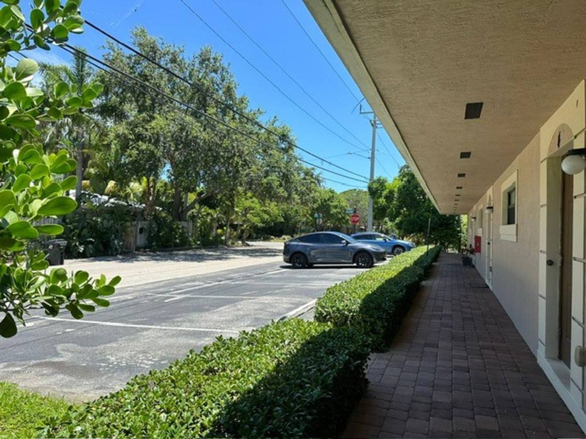 Apartment for rent at 1035 NE 10th Ave, Fort Lauderdale, FL 33304