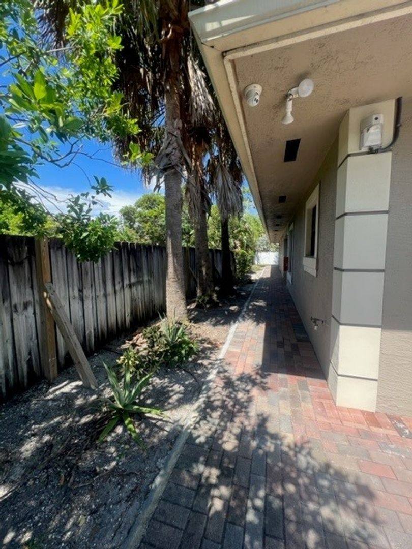 Apartment for rent at 1035 NE 10th Ave, Fort Lauderdale, FL 33304