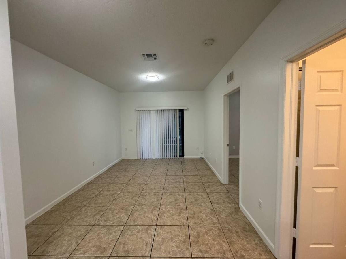 Apartment for rent at 1035 NE 10th Ave, Fort Lauderdale, FL 33304