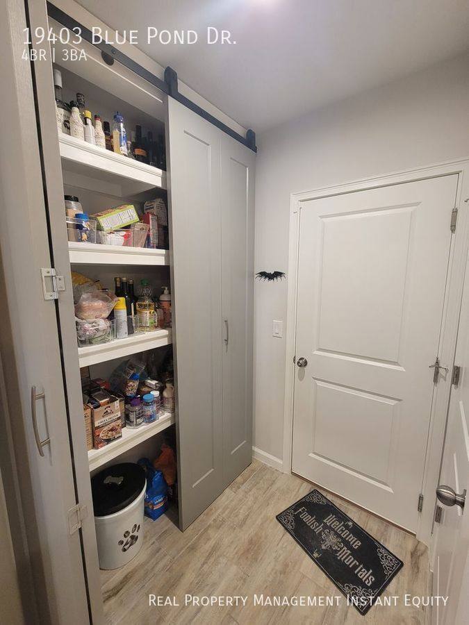 Townhouse for rent at 19403 Blue Pond Dr, Lutz, FL 33558