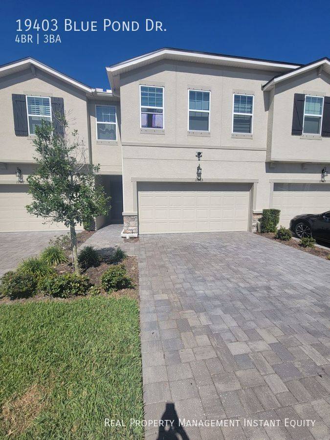 Townhouse for rent at 19403 Blue Pond Dr, Lutz, FL 33558
