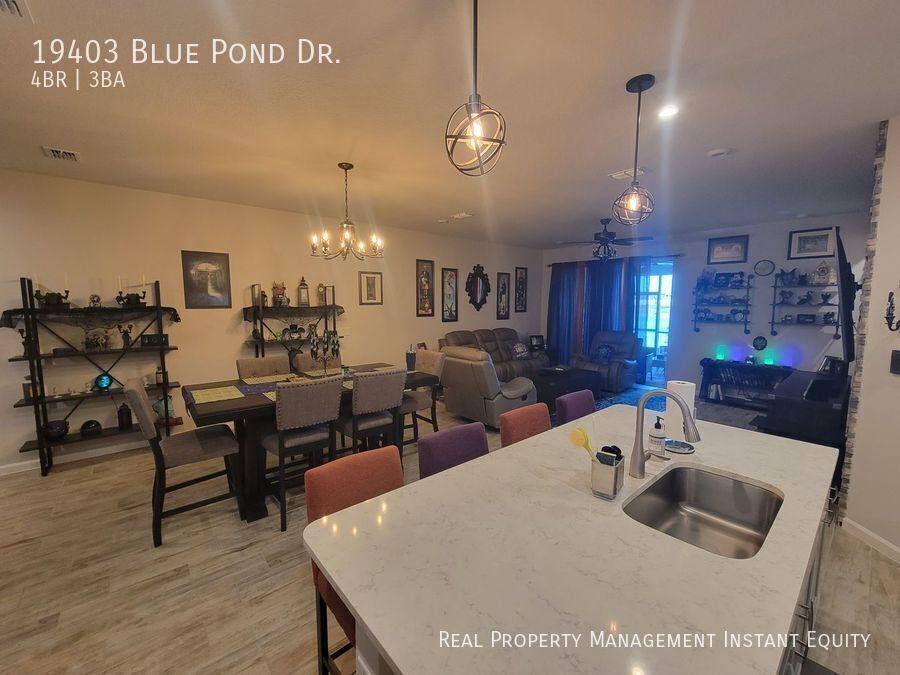 Townhouse for rent at 19403 Blue Pond Dr, Lutz, FL 33558