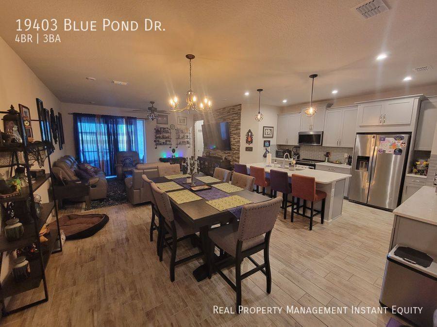 Townhouse for rent at 19403 Blue Pond Dr, Lutz, FL 33558