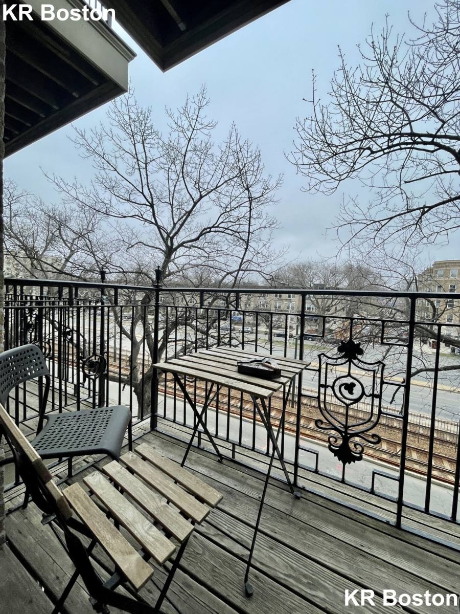 Apartment for rent at 1137 Commonwealth Ave #5, Allston, MA 02134