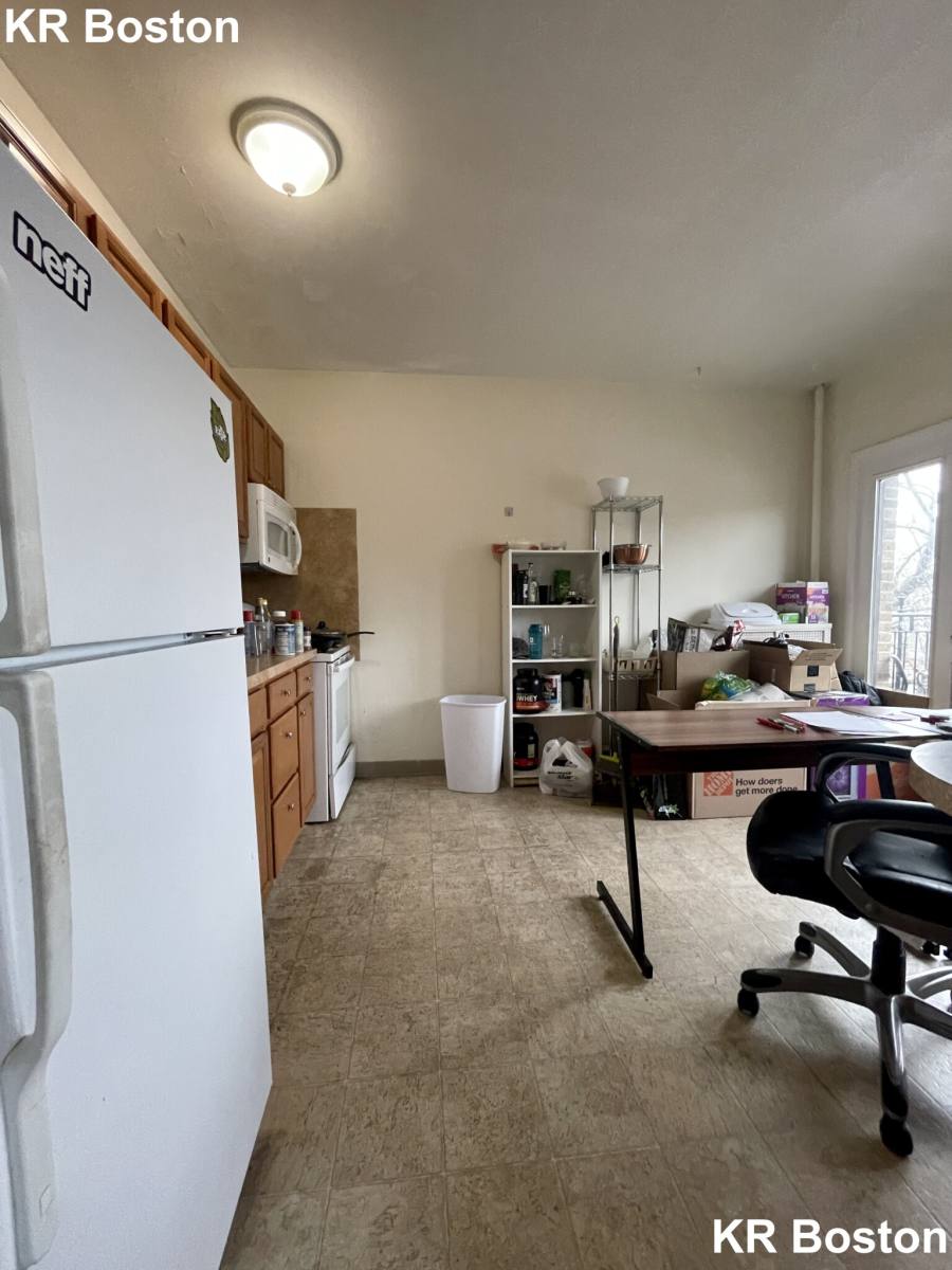 Apartment for rent at 1137 Commonwealth Ave #5, Allston, MA 02134